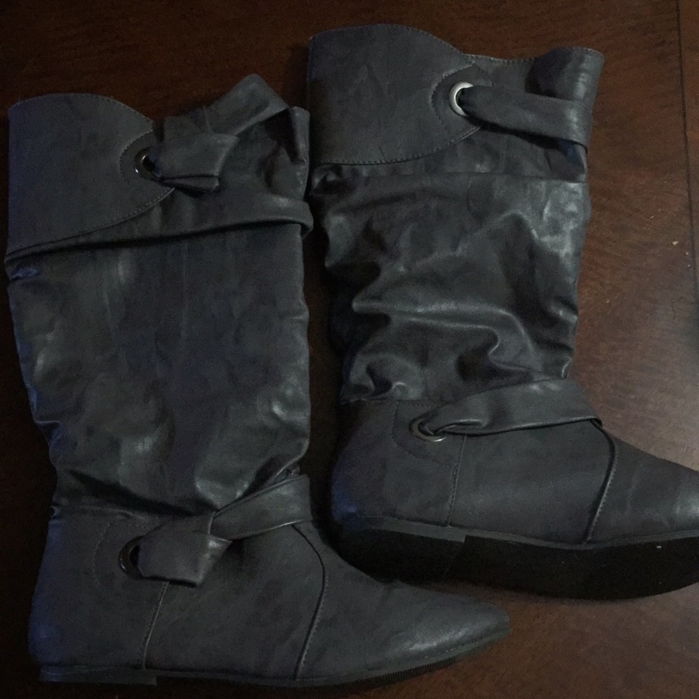 Grey boots